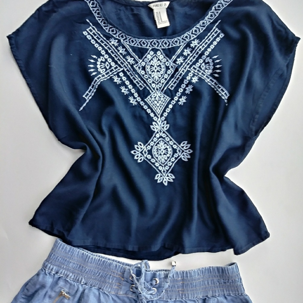 Cropped Embroidery Flowy top